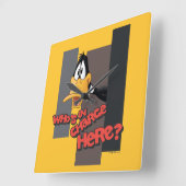 DAFFY DUCK™ "Wer ist hier verantwortlich?" Quadratische Wanduhr (Winkel)