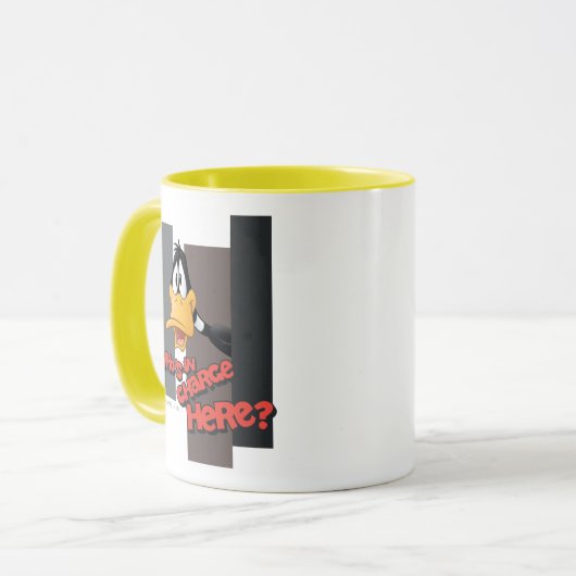 DAFFY DUCK™ "Wer ist hier verantwortlich?" Tasse (Vorderseite Links)