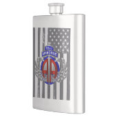 Dagger Design Flag der 82. Im Flugzeug Division Flachmann (Links)