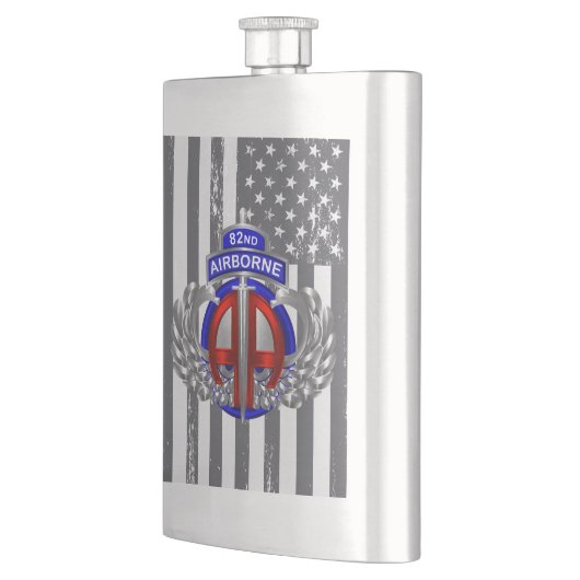 Dagger Design Flag der 82. Im Flugzeug Division Flachmann (Links)