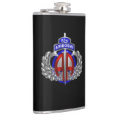 Daggerdesign im 82. Im Flugzeug Geschäftsbereich Flachmann (Rechts)