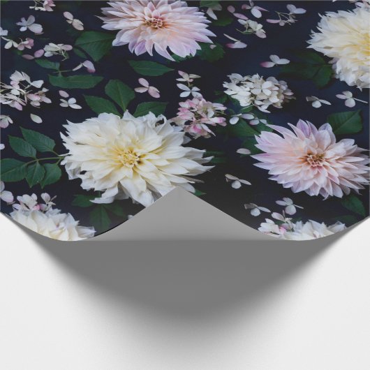 Dahlia Blume Blüte rot in Schwarz Geschenkpapier (Ecke)