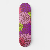 Dahlia-Blume, farbenfrohe Blume, Blumenmuster Skateboard (Vorderseite)