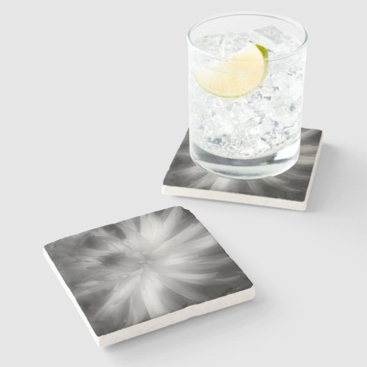 Dahlia-Blume in Schwarz und Weiß Steinuntersetzer (Seitenansicht)