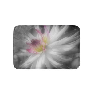 Dahlia-Blume mit einer Touch von Farbe Badematte