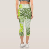 Dahlia-Blume, Muster von Blume, grüner Dahlia Capri Leggings (Rückseite)