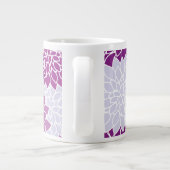 Dahlia-Blume, Muster von Blume, Lila Dahlia Jumbo-Tasse (Rückseite)
