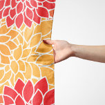 Dahlia-Blume, Muster von Blume, Orange Dahlia Schal<br><div class="desc">Elegantes,  stilvolles und raffiniertes Muster mit orangefarbenen Dahlia-Blume. Modernes und trendiges Geschenk,  perfekt für den Blumendesigner in Ihrem Leben.</div>