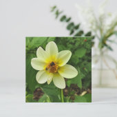 Dahlia Blume und Biene Karte (Stehend Vorderseite)