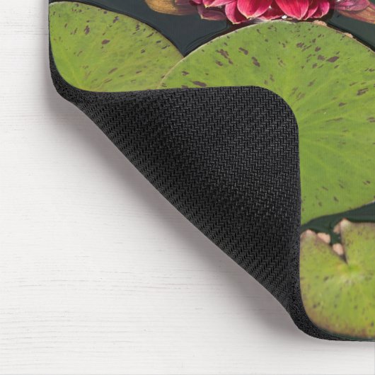 Dahlia im Teich Mousepad (Ecke)