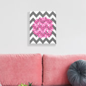 Dahlia zu Chevrons in rosa und graue Leinwand (Insitu (Wohnzimmer))