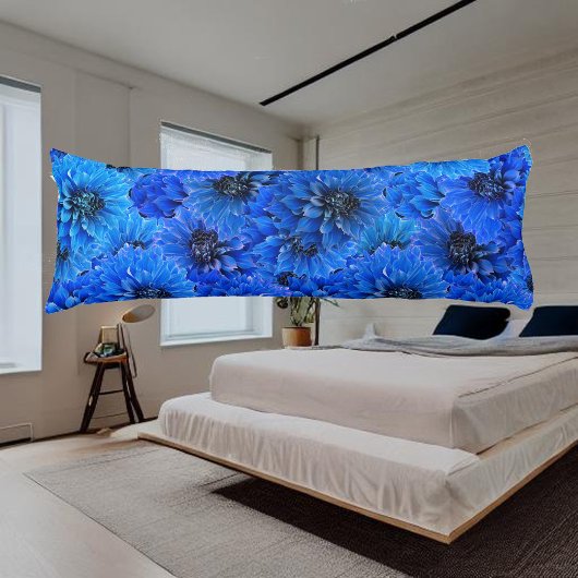 Dahlien in königsblau - Blumendesign, Seitenschläferkissen