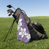 Dainty Floral Scroll auf Plum Golfhandtuch (Gras)