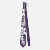 Dainty Floral Scroll auf Plum Krawatte (Vorderseite)