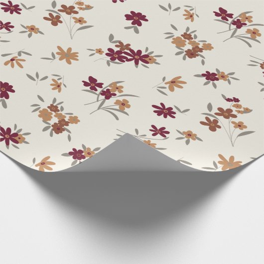 Dainty Gold Maroon Floral Pattern Geschenkpapier (Ecke)