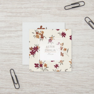 Dainty Gold Maroon Floral Pattern Quadratische Visitenkarte