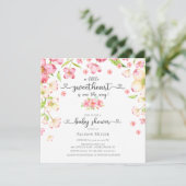 Dainty Pink Floral Sweetheart Baby Dusche Invitati Einladung (Stehend Vorderseite)