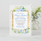 Daisies and Blue Summer Blume Gold Foil Sweet 16 Einladung (Stehend Vorderseite)