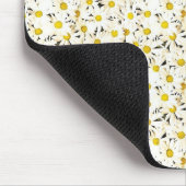 Daisies Elegantes modernes gelbes weißes Template Mousepad (Ecke)
