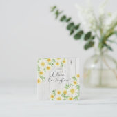 Daisies Imitats Wood Personalisiert Name Quadratische Visitenkarte (Stehend Vorderseite)
