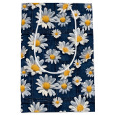 Daisies on Blue Denim Birthday  Mittlere Geschenktüte (Vorderseite)