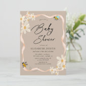 Daisy and Bees Floral Brown Baby Shower Einladung (Stehend Vorderseite)