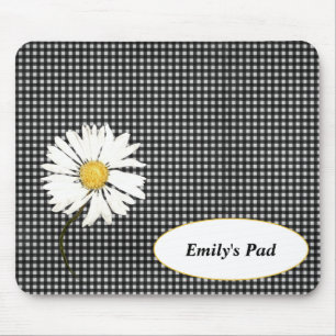Daisy auf Gingham mit Namen Mousepad
