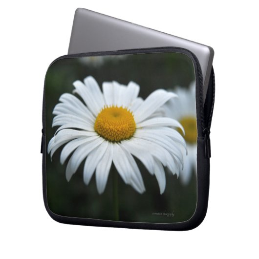 Daisy - Aufsehen Laptopschutzhülle (Vorderseite Links)