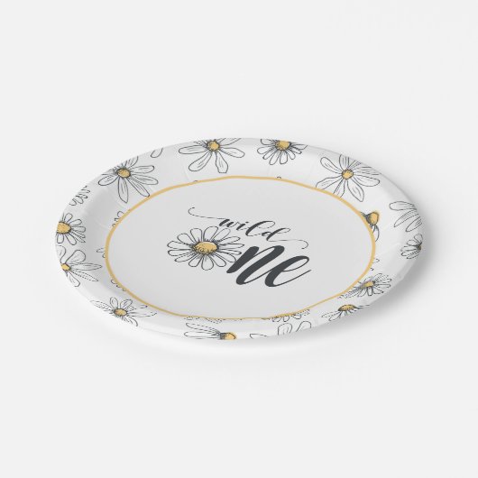 Daisy Birthday Plate - Wild One - White Pappteller (Schrägansicht)
