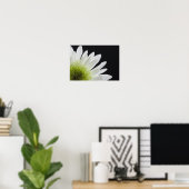 Daisy Blume auf Black Poster (Heimbüro)