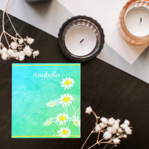 Daisy-Blume auf grünem und gelbem Hintergrund