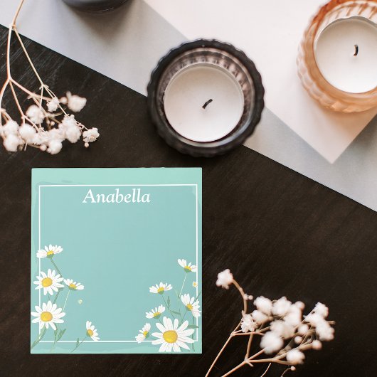 Daisy-Blume auf hellgrünem Hintergrund Notizblock