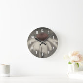 Daisy Blume in Schwarz und Weiß Runde Wanduhr (Zuhause)