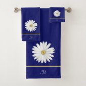 Daisy Blume & Monogram auf Navy Blue Badhandtuch Set (Insitu)