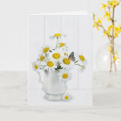 Daisy Bouquet mit Schmetterling auf weiß gekalktem Karte (Gelbe Blume)