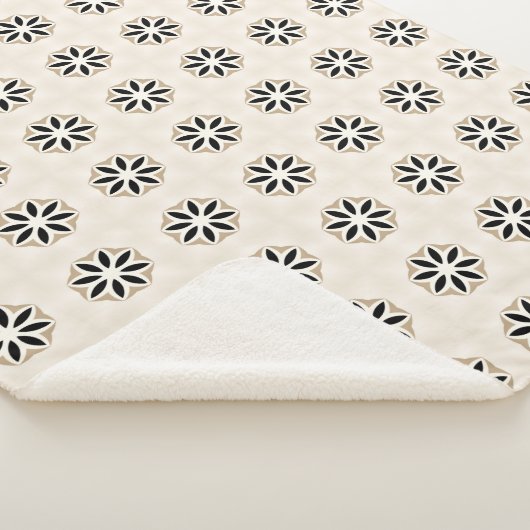 Daisy Delight Monochrome Blossom Sherpadecke (3/4)