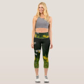 Daisy Dream: Schöne Blumenlandschaft Capri Leggings (Vorderseite)