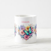 Daisy Flowers with a Beautiful Butterfly Kaffeetasse (Mittel)