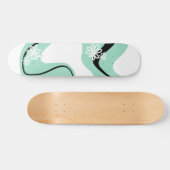Daisy Groove in Mint Green, Black und White Skateboard (Horizontal)