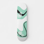 Daisy Groove in Mint Green, Black und White Skateboard (Vorne)
