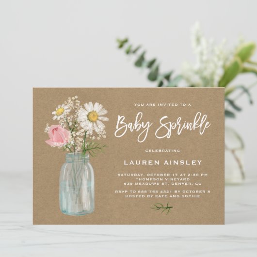 Daisy Mason Jar Kraft Paper Fall Baby Sprinkle Einladung (Stehend Vorderseite)