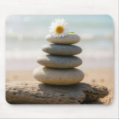 Daisy on a Stone Beach Cairn and Driftwood Mousepad (Vorne)