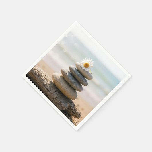 Daisy on a Stone Beach Cairn With Driftwood Serviette (Ecke)