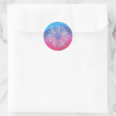 Daisy on Blue and Pink Background Runder Aufkleber (Tasche)