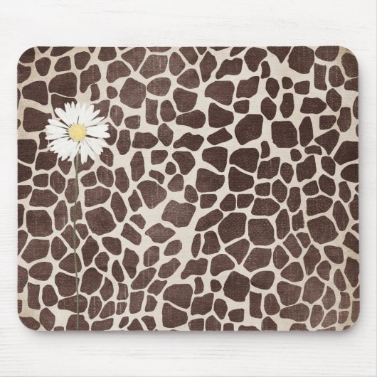 Daisy on Giraffe Print Mousepad (Vorne)