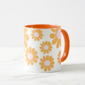 Daisy Orange Monogram Tasse (VorderseiteRechts)