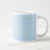 Daisy Pattern auf hellblauem Hintergrund Jumbo-Tasse (Rechts)