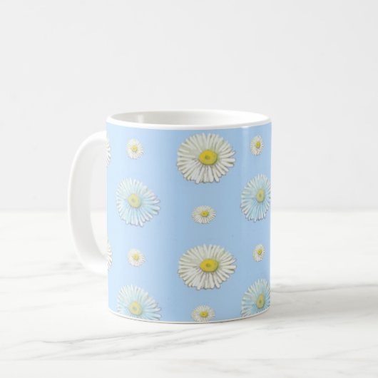 Daisy Pattern auf hellblauem Hintergrund Kaffeetasse (Vorderseite Links)