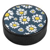 Daisy Pattern, Blumenmuster, weiße Daisien Eishockey Puck (3/4)