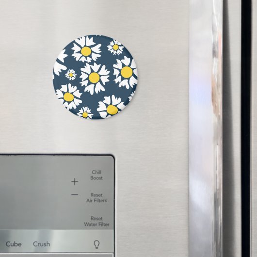 Daisy Pattern, Blumenmuster, weiße Daisien Magnet (In Situ (Kühlschrank))